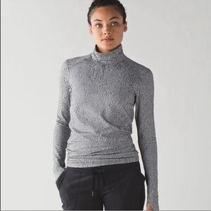 Lululemon Ready to Rulu Turtleneck Size 8
